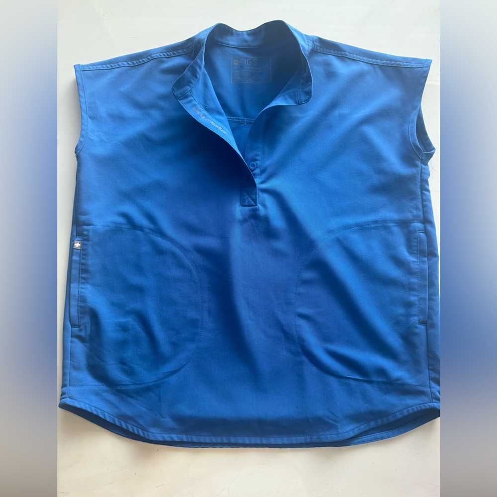 ALPS BLUE PREOWNED FIGS RAFAELA WOMEN SCRUB TOP SIZE SMALL